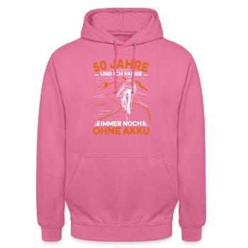 50 Jahre Akkufrei - Ideales Geburtstagsgeschenk - Unisex Hoodie - Pink - Vorne - Alina (178cm) & Michal (187cm)