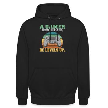 A gamer does not age he levels up lustiges Gaming - Unisex Hoodie - Schwarz - Vorne - Alina (178cm) & Michal (187cm)