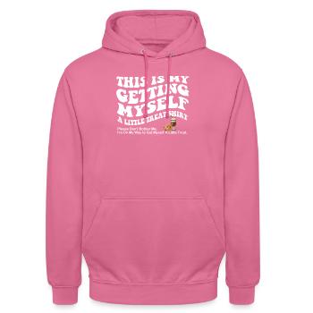 Cremiges Eisbecher-Dessert Stört mich nicht - Unisex Hoodie - Pink - Vorne - Alina (178cm) & Michal (187cm)
