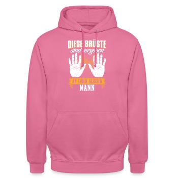 Diese Brüste sind vergeben an einen Mann - Unisex Hoodie - Pink - Vorne - Alina (178cm) & Michal (187cm)