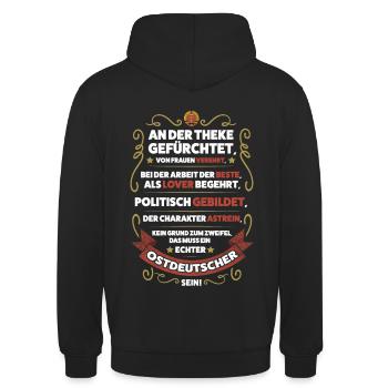 ES MUSS EIN OSTDEUTSCHER SEIN - OSSI DDR GESCHENK - Unisex Hoodie - Schwarz - Hinten - Michal (187cm)