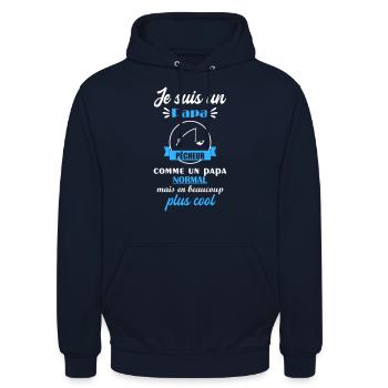 papa cool pêcheur, cadeau fête des pères - Sweat-shirt à capuche unisexe - marine - Devant - Alina (178cm) & Michal (187cm)