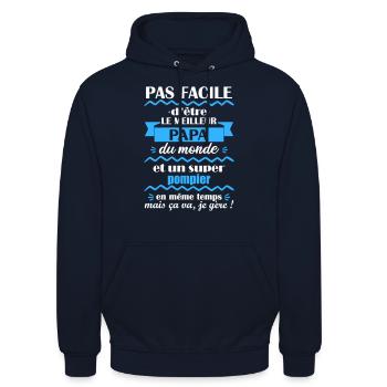 meilleur papa pompier, cadeau fête des pères - Sweat-shirt à capuche unisexe - marine - Devant - Alina (178cm) & Michal (187cm)