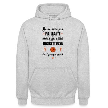 pas parfaite basketteuse, cadeau femme basket - Sweat-shirt à capuche unisexe - gris clair chiné - Devant - Alina (178cm) & Michal (187cm)