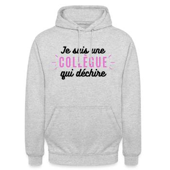 Je suis une collègue qui déchire. Cadeau collègue - Sweat-shirt à capuche unisexe - gris clair chiné - Devant - Alina (178cm) & Michal (187cm)