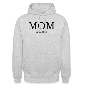 mom since 2024 - Unisex Hoodie - Hellgrau meliert - Vorne - Alina (178cm) & Michal (187cm)