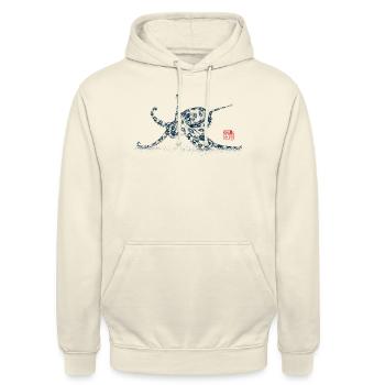 Oktopus mit Kanji Stamp - Unisex Hoodie - Vanille-Milchshake - Vorne - Alina (178cm) & Michal (187cm)