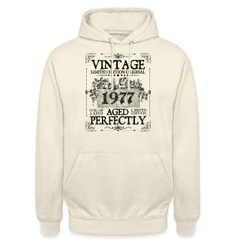 1977 | Vintage Aged Perfectly since 1977 birthday - Sweat-shirt à capuche unisexe - vanille - Devant - Alina (178cm) & Michal (187cm)