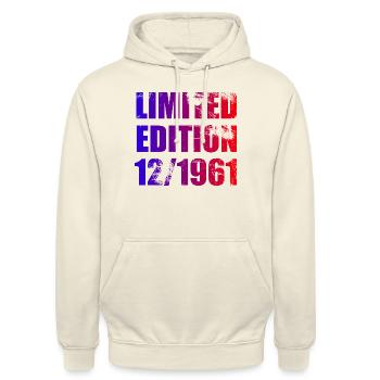 63e anniversaire Edition limitée 12/1961 - Sweat-shirt à capuche unisexe - vanille - Devant - Alina (178cm) & Michal (187cm)