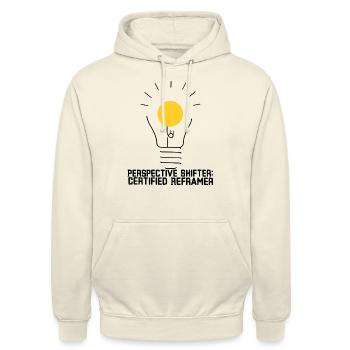 Perspective Shifter: Zertifizierter Reframer - Unisex Hoodie - Vanille-Milchshake - Vorne - Alina (178cm) & Michal (187cm)