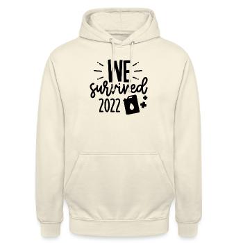 we survived 2022 - Unisex Hoodie - Vanille-Milchshake - Vorne - Alina (178cm) & Michal (187cm)