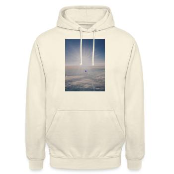 Flugzeug, Wolken, grenzenlose Freiheit T-shirt - Unisex Hoodie - Vanille-Milchshake - Vorne - Alina (178cm) & Michal (187cm)