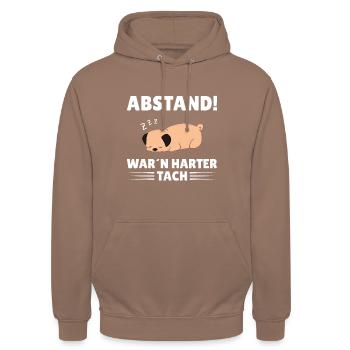 Abstand War`n harter Tach Feierabend chillen Hund - Unisex Hoodie - Mokka - Vorne - Alina (178cm) & Michal (187cm)