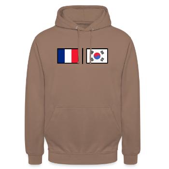 France - Korea - Unisex Hoodie - Mokka - Vorne - Alina (178cm) & Michal (187cm)