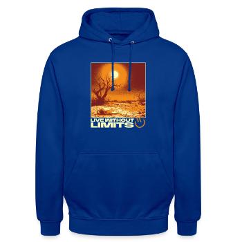 Live Without Limits – Surreal Desert Scene - Unisex Hoodie - Royalblau - Vorne - Alina (178cm) & Michal (187cm)