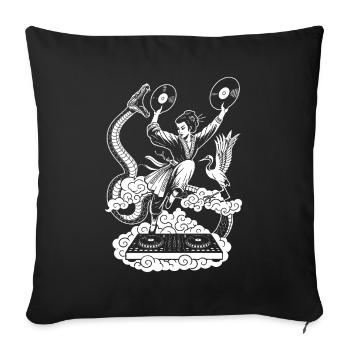 Open-Air Shirt: Geisha mit Vinyls am DJ-Pult - Sofakissenbezug 45 x 45 cm - Schwarz - Vorne