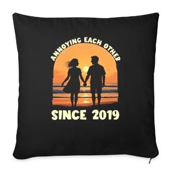 Nous nous embêtons l’un l’autre depuis l’anniversaire en 2019 - Housse de coussin décorative 45 x 45 cm - noir - Devant