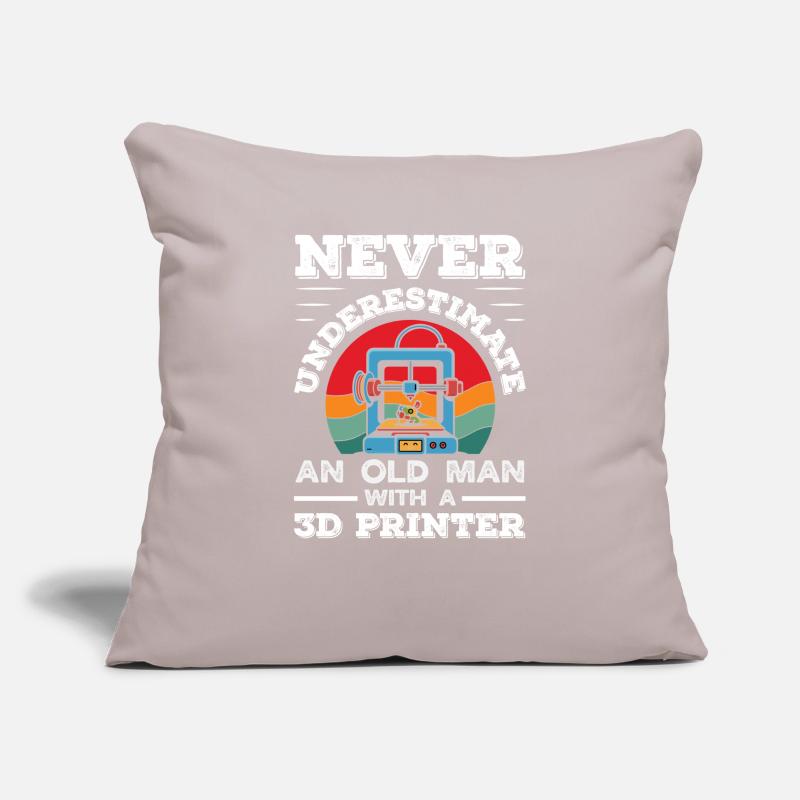 Never underestimate an old man 3D printer Sofa pillowcase 17,3'' x 17,3'' (45 x 45 cm)