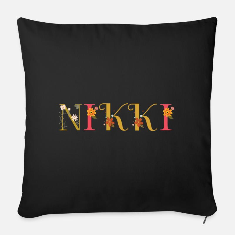 Le nom NIKKI est décoré de fleurs - Housse de coussin décorative 45 x 45 cm - noir