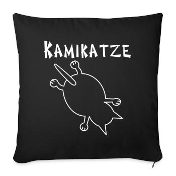 Kamikaze Katze: Abenteuer für jeden Teufelskerl - Sofakissenbezug 45 x 45 cm - Schwarz - Vorne