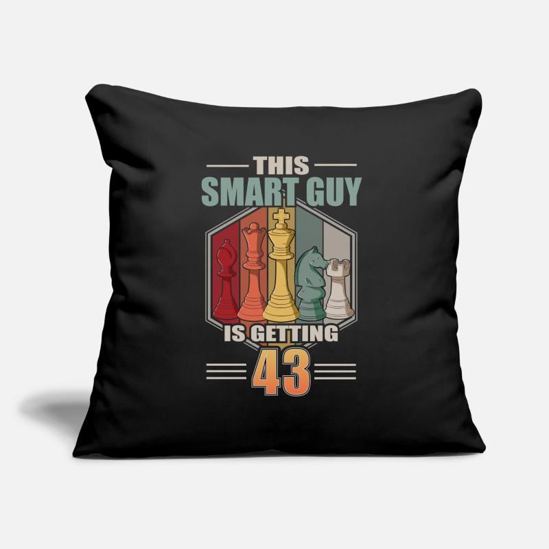 Smart Guy Is Getting 43 Retro Schach 43 Geburtstag Sofakissenbezug 45 x 45 cm