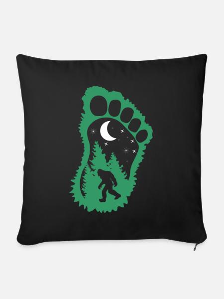 Bigfoot Im Wald - Sofakissenbezug 45 x 45 cm - Schwarz