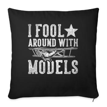 Je m’amuse avec des modèles réduits d’avion - Housse de coussin décorative 45 x 45 cm - noir - Devant