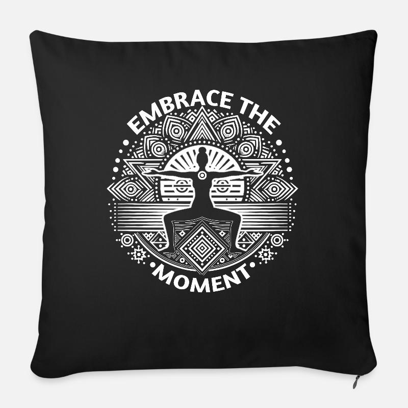 Yoga Zitat Meditation - Sofakissenbezug 45 x 45 cm - Schwarz