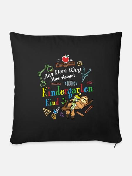 Aus Der Weg Hier Kommt Ein Kindergartenkind - Sofakissenbezug 45 x 45 cm - Schwarz