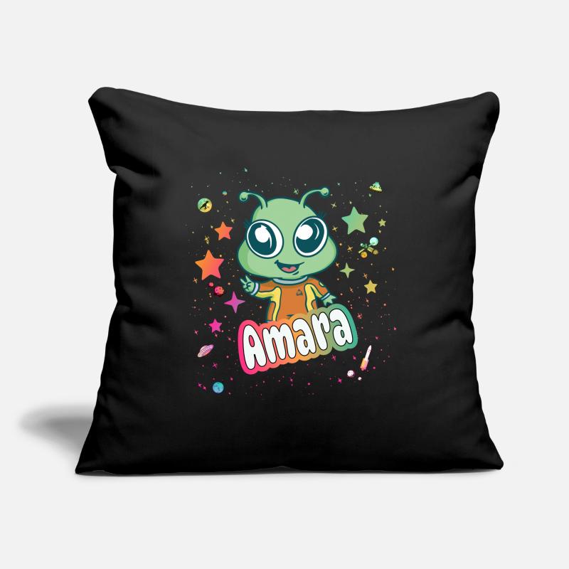 AMARA - Schöner Mädchen Name mit süßem Alien Sofakissenbezug 45 x 45 cm