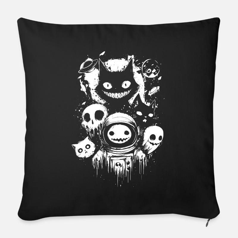 Creepy Space Horror – Astronaut & Grinsekatzen - Sofakissenbezug 45 x 45 cm - Schwarz