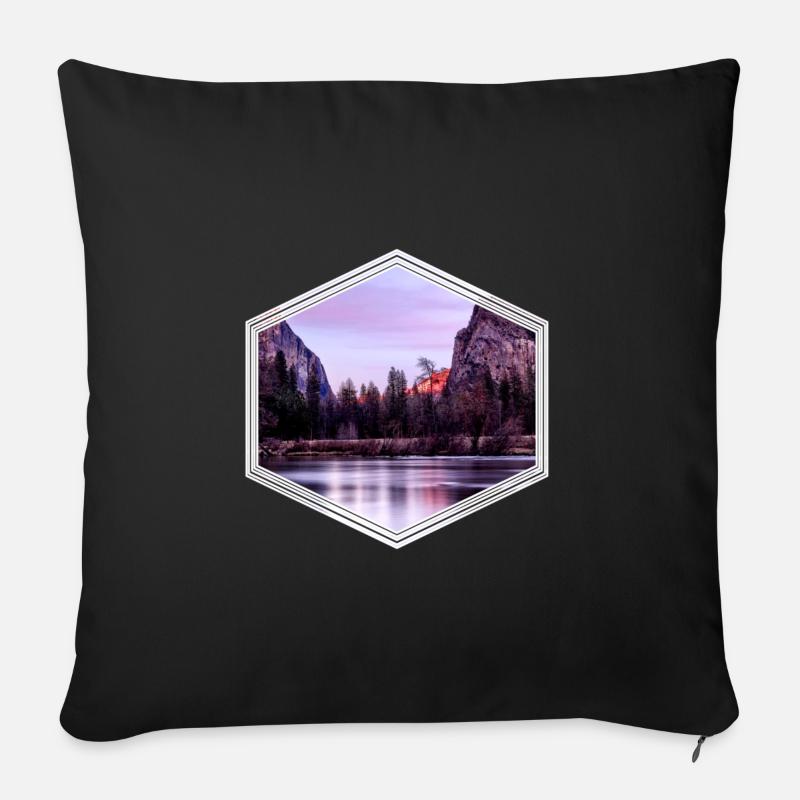 mountain - Sofa pillowcase 17,3'' x 17,3'' (45 x 45 cm) - black