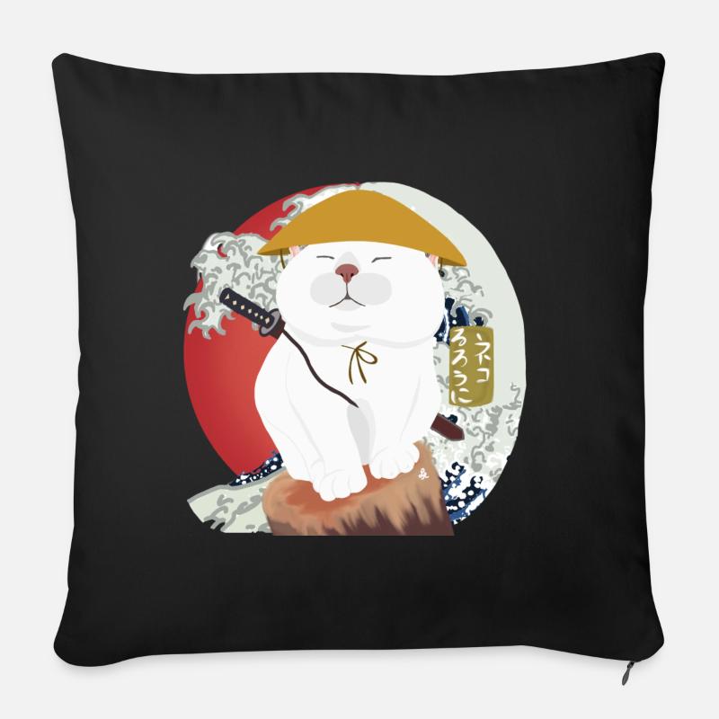 Samurai Katze sitzt auf dem Holz - Sofakissenbezug 45 x 45 cm - Schwarz