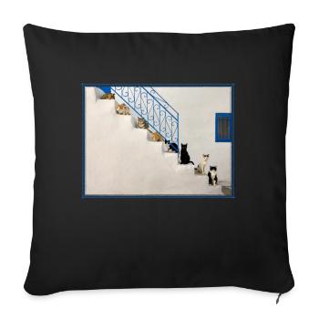 Viele Katzen auf weisser Treppe in Griechenland - Sofakissenbezug 45 x 45 cm - Schwarz - Vorne