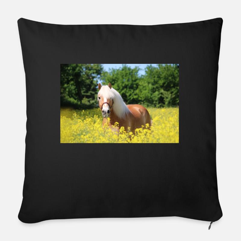 Haflinger im Raps - Sofakissenbezug 45 x 45 cm - Schwarz