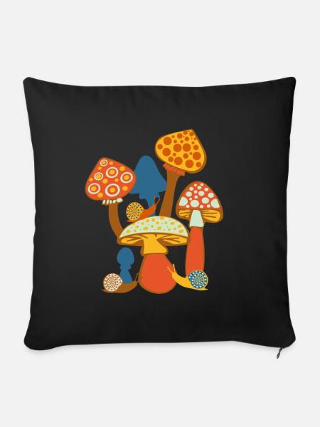 Süßes Pilzbild mit Schnecken - Sofakissenbezug 45 x 45 cm - Schwarz