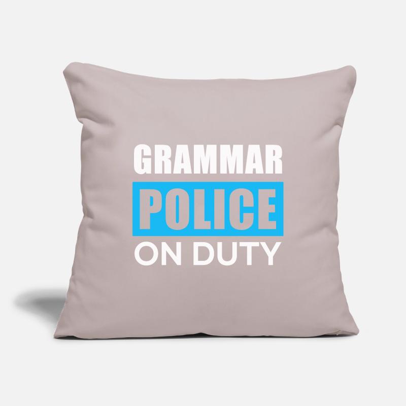 Grammatikpolizei im Einsatz Sofakissenbezug 45 x 45 cm