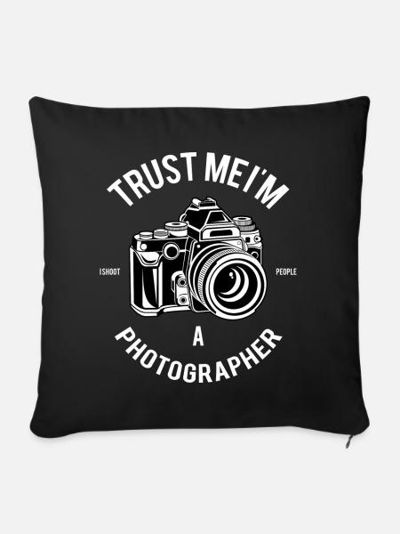 Zaufaj mi, jestem fotograf fotografia fotograf - Poszewka na poduszkę 45 x 45 cm - czarny