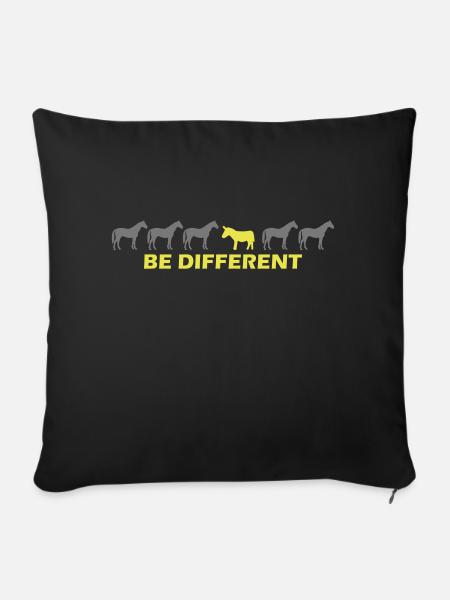 be different - esel vs pferd - Sofakissenbezug 45 x 45 cm - Schwarz
