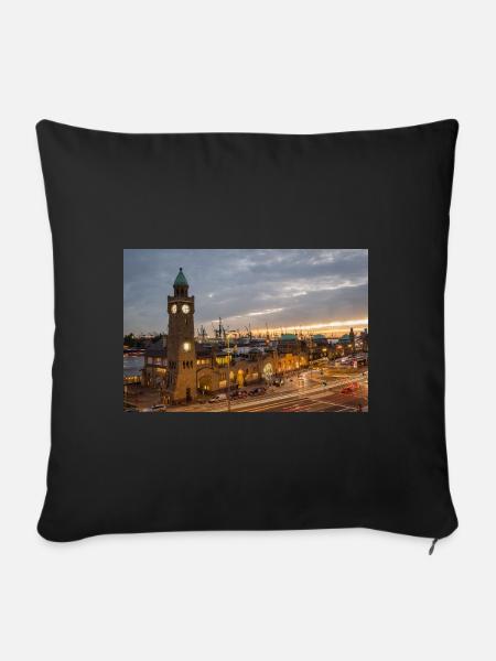 Landungsbrücken am Abend - Poster - Sofakissenbezug 45 x 45 cm - Schwarz