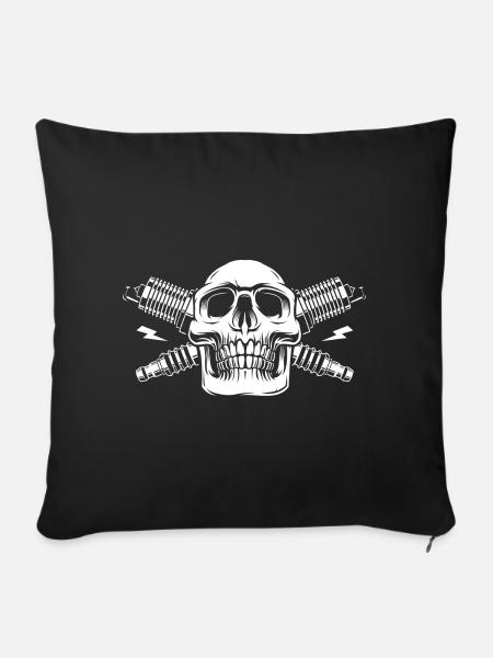 skull with spark plug - Sofa pillowcase 17,3'' x 17,3'' (45 x 45 cm) - black