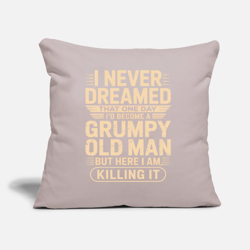 Grumpy Old Man Quote Tee Housse de coussin décorative 45 x 45 cm