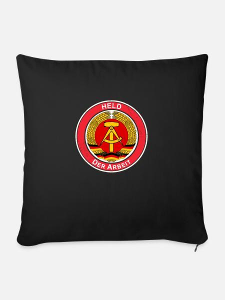 DDR Held Der Arbeit - Sofakissenbezug 45 x 45 cm - Schwarz