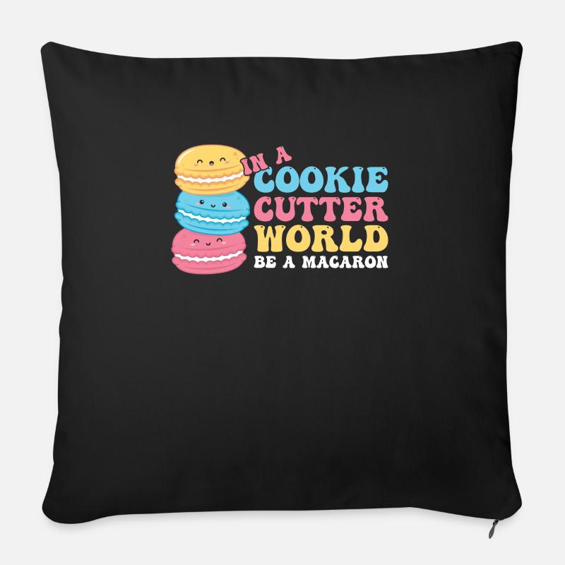 Être un macaron dans un monde de emporte-pièces - Housse de coussin décorative 45 x 45 cm - noir
