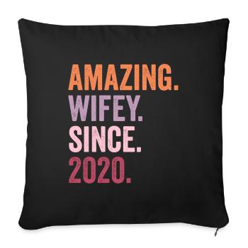 Amazing Wifey Since 2020 - Sofa pillowcase 17,3'' x 17,3'' (45 x 45 cm) - black - Front