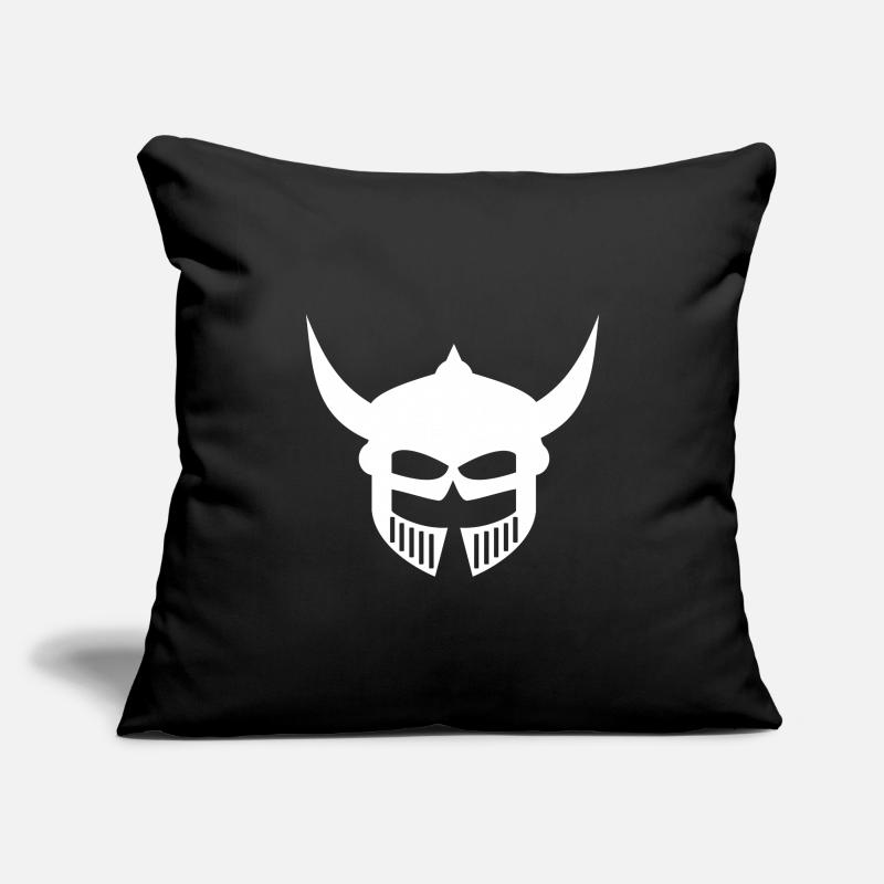 Conception de casque barbare Housse de coussin décorative 45 x 45 cm