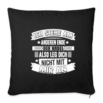 Nadel Pflegerin Krankenschwester Spruch Sani Sanit - Sofakissenbezug 45 x 45 cm - Schwarz - Vorne