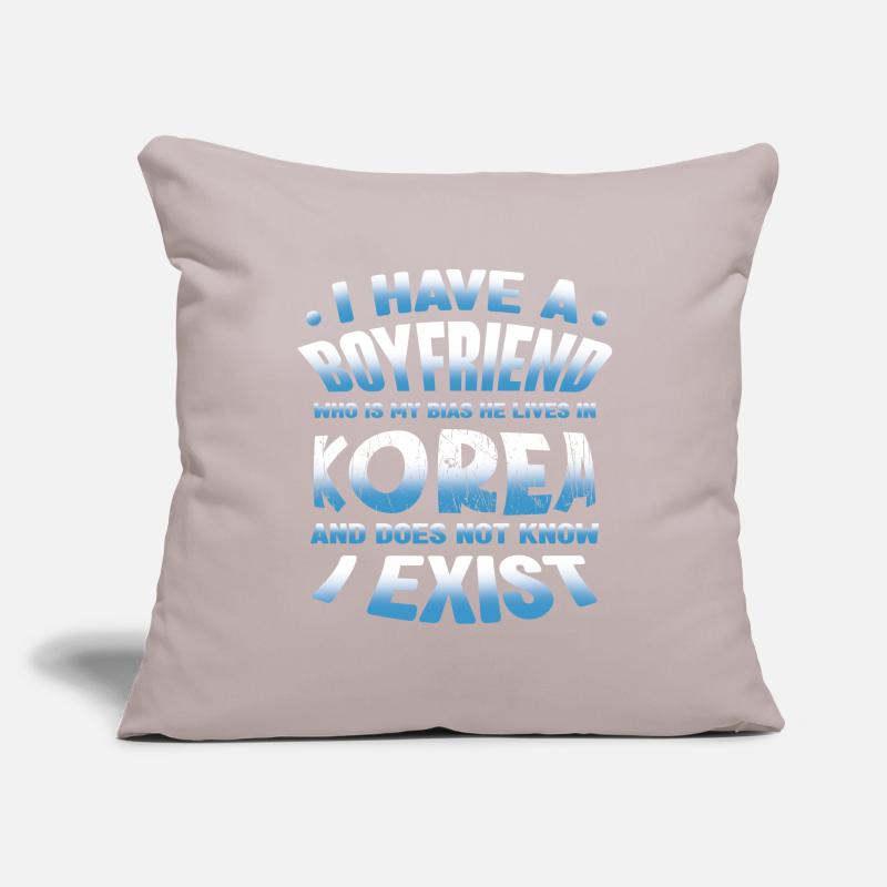 K-Pop : mon copain vit en Corée Housse de coussin décorative 45 x 45 cm