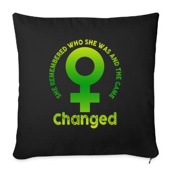 She Remembered Who She Was And The Game Changed - Sofa pillowcase 17,3'' x 17,3'' (45 x 45 cm) - black - Front
