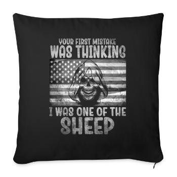 Your first Mistake was thinking I was a Sheep - Sofakissenbezug 45 x 45 cm - Schwarz - Vorne